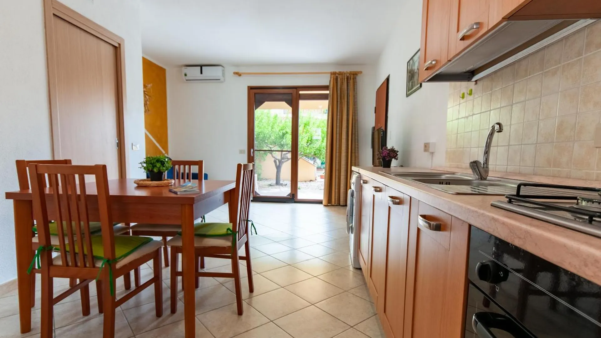 Vakantiehuis Appartamento Salvatore Caletta Sul Mare La Caletta